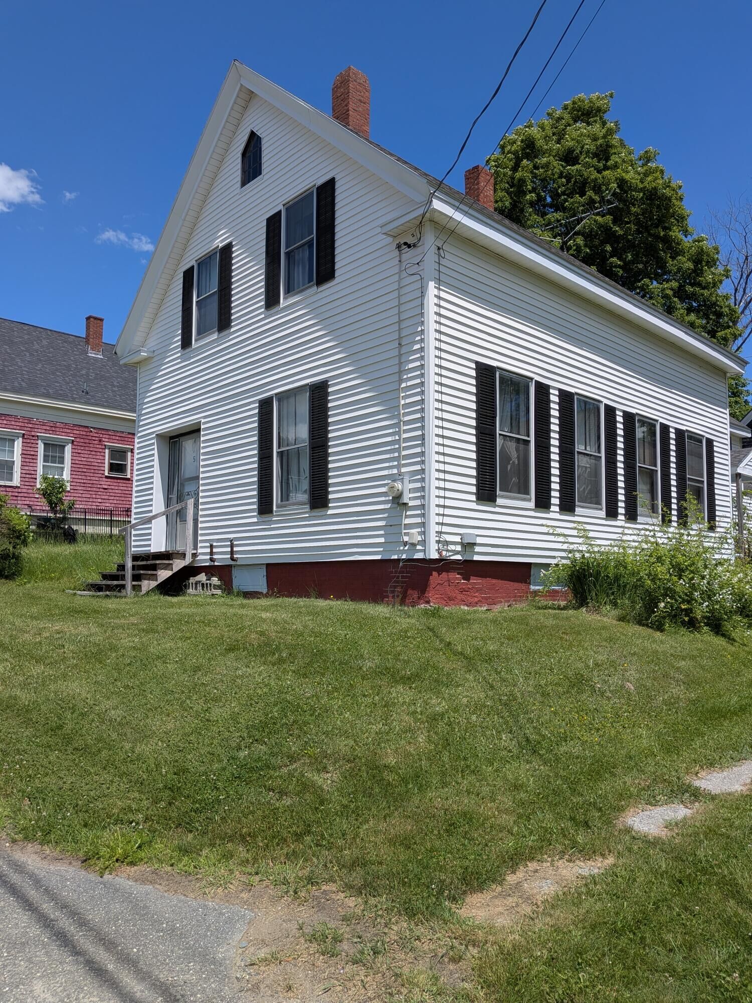 Property Photo: 5 Lincoln Street ME 04357