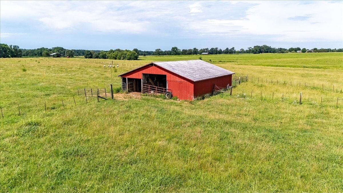 Property Photo:  0 Marks Rd  TN 38468 