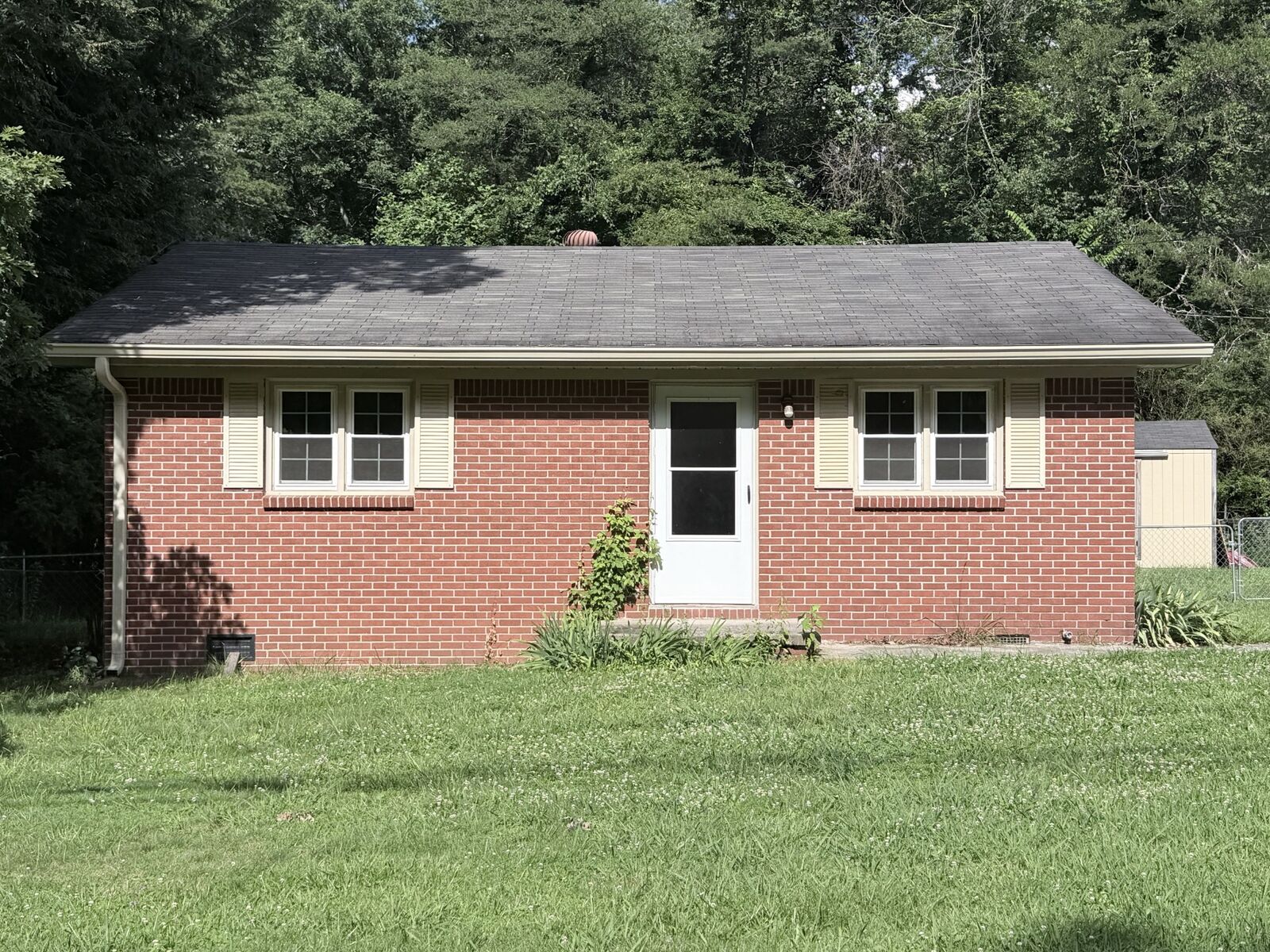 Property Photo: 2886 Pigeon Springs Rd TN 37387