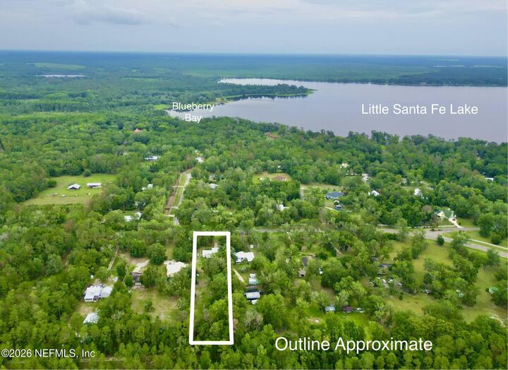 Property Photo: 20517 NE 114th Avenue FL 32694