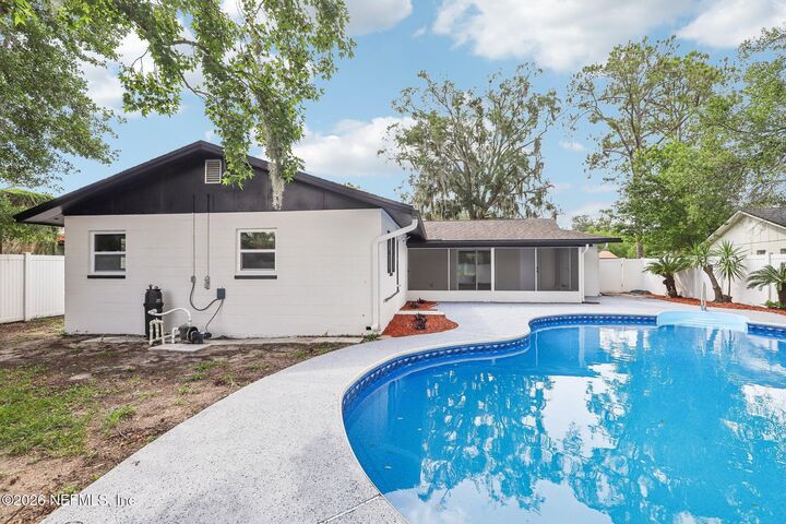 Property Photo: 7474 Deepwood Drive N FL 32244
