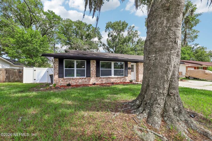 Property Photo:  7474 Deepwood Drive N  FL 32244 