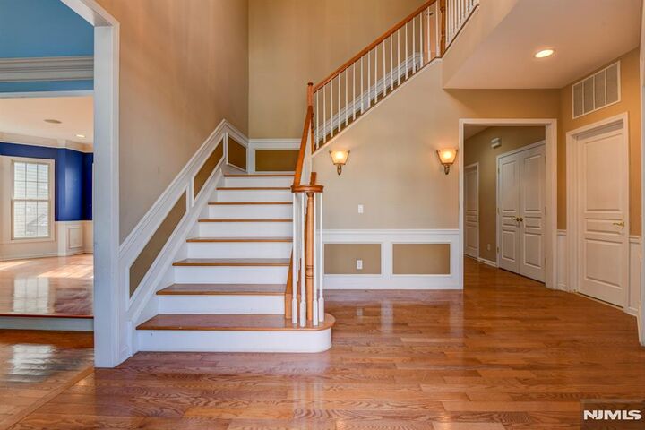 Property Photo: 16 Commanders Court NJ 07512