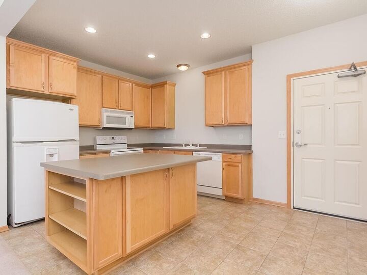 Property Photo: 3600 Wooddale Avenue S 304 MN 55416