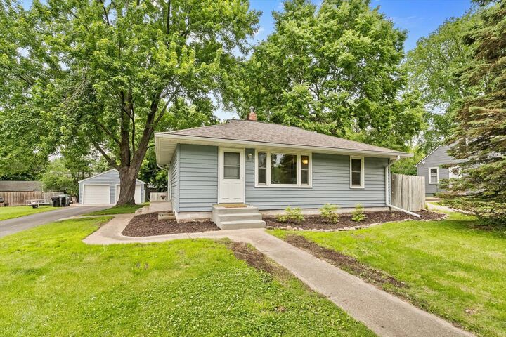 Property Photo:  2469 Woodale Drive  MN 55112 