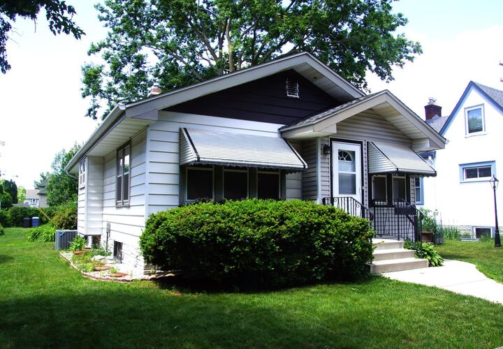 Property Photo:  2804 37th Avenue S  MN 55406 