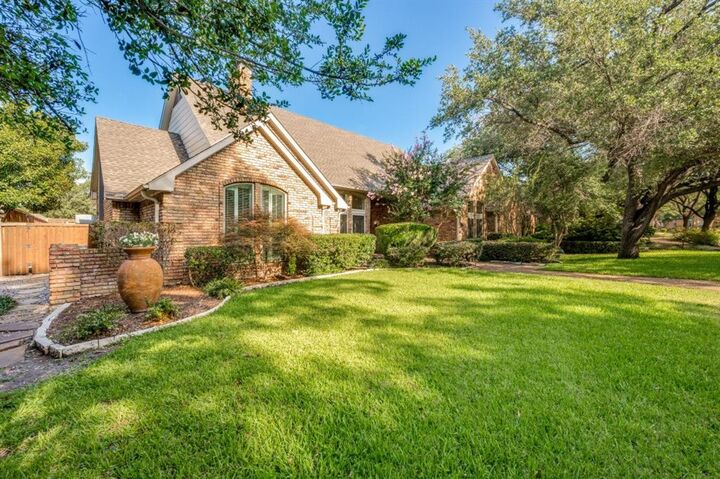 Property Photo: 17819 Lost View Road TX 75252
