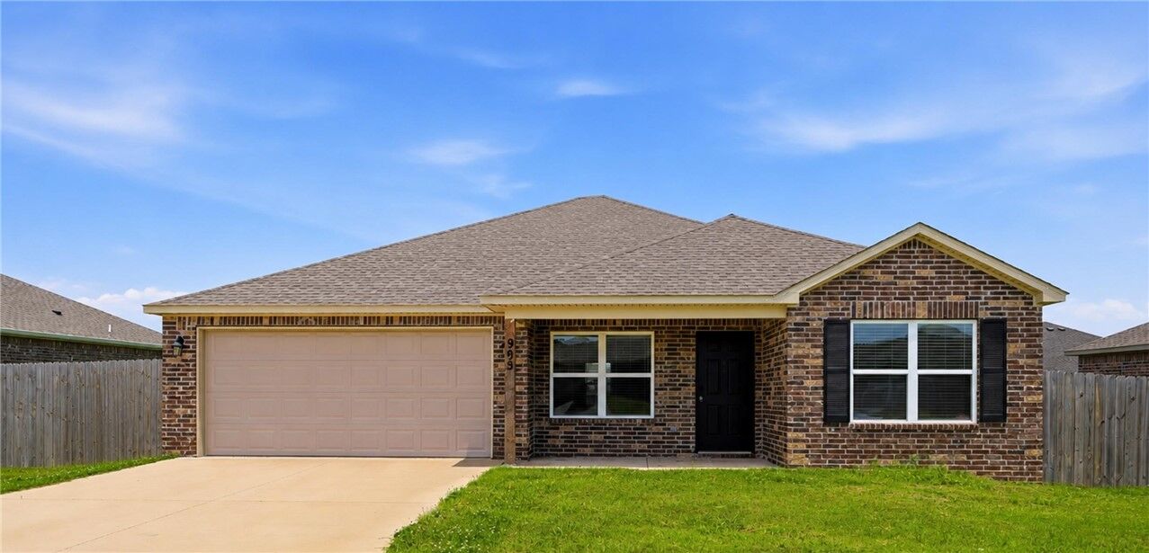 Property Photo:  905 W Tanner Drive  AR 72761 