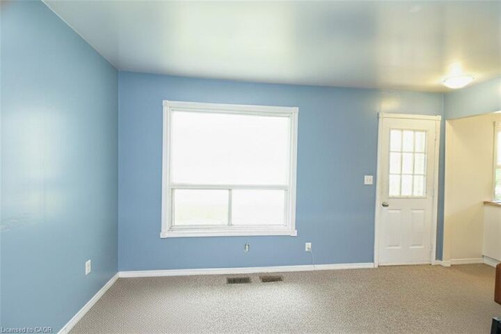 Property Photo:  7381 Airport Road E  ON L0R 1W0 