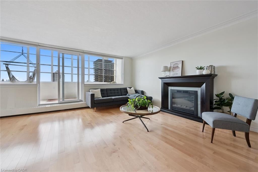Property Photo: 65 Westmount Road N 910 ON N2L 5G6
