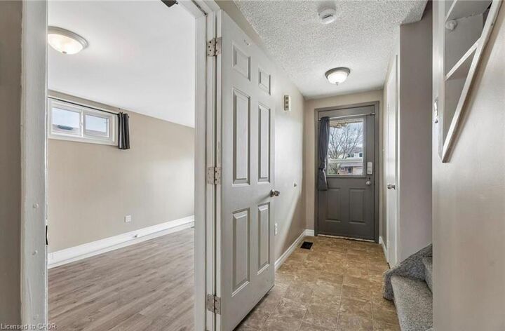 Property Photo: 62 Corbett Drive ON L4M 5V2