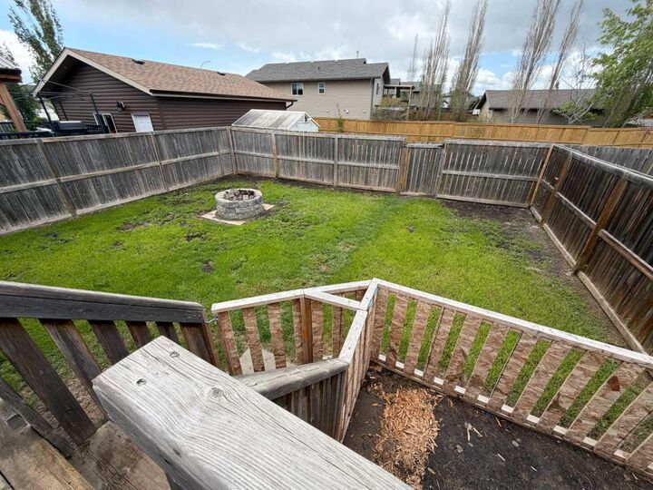 Property Photo:  157 Oswald Close  AB T4P 0C1 