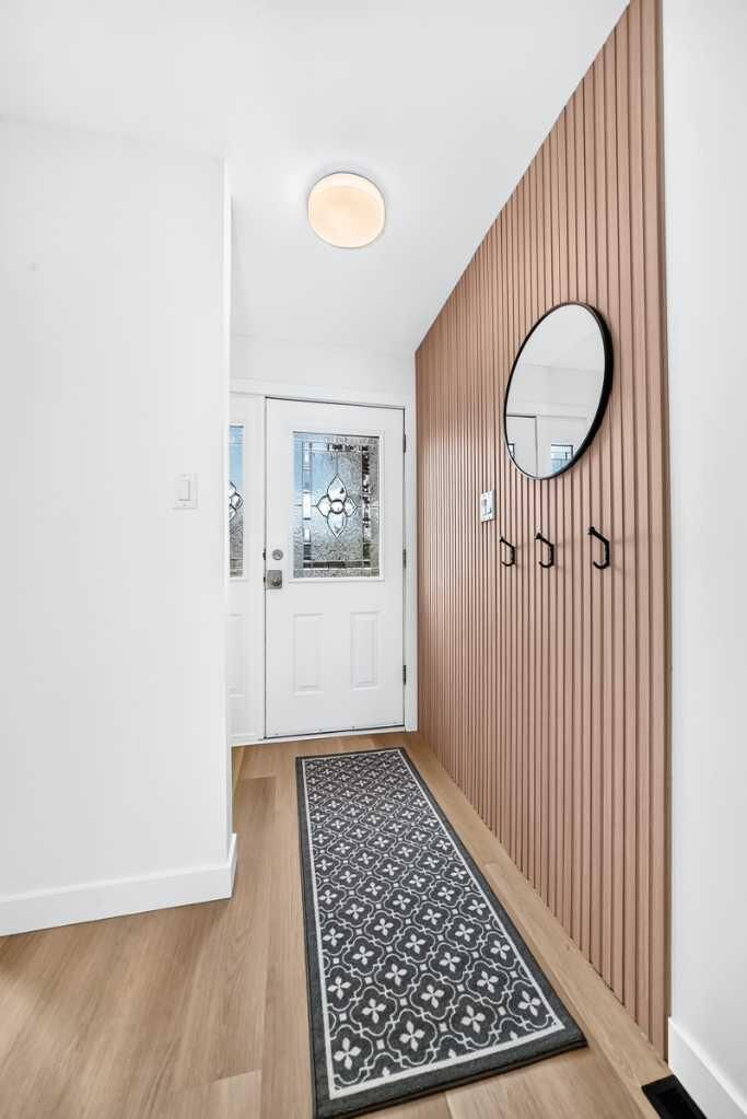 Property Photo:  5801 41 Street Crescent  AB T4N 1B5 