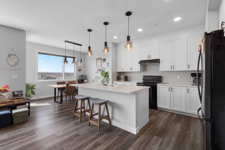 Property Photo: 47 Lucas Terrace NW AB T3P 1P9