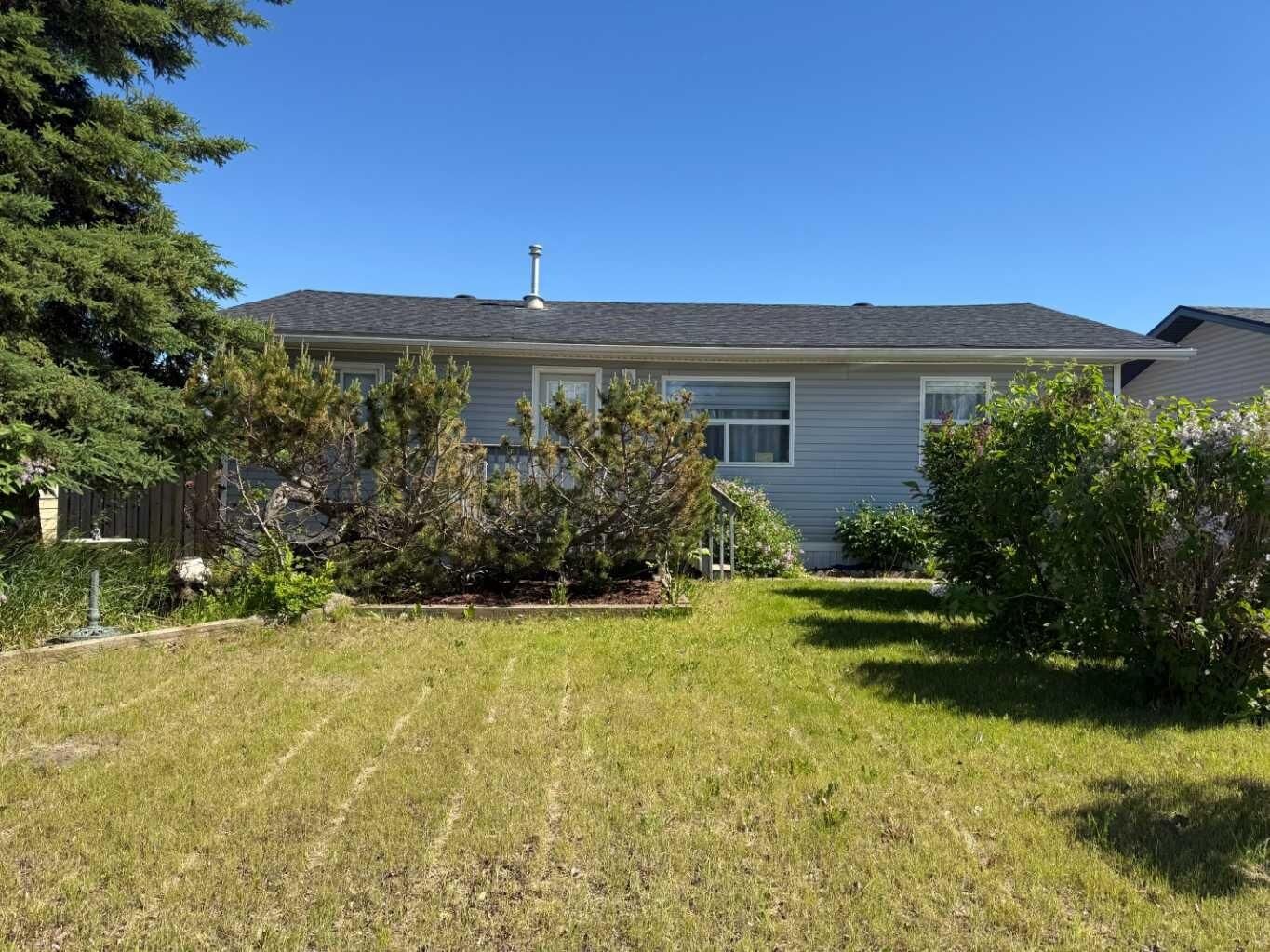 Property Photo: 10013 100 Street AB T0H 1Z0