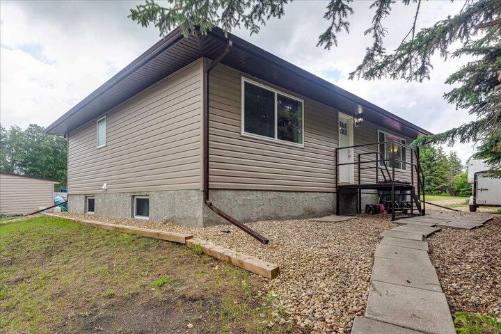 Property Photo:  4809 42 Street  AB T4J 1C3 