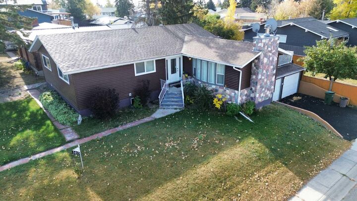 Property Photo: 5015 35 Street AB T4G 1H5