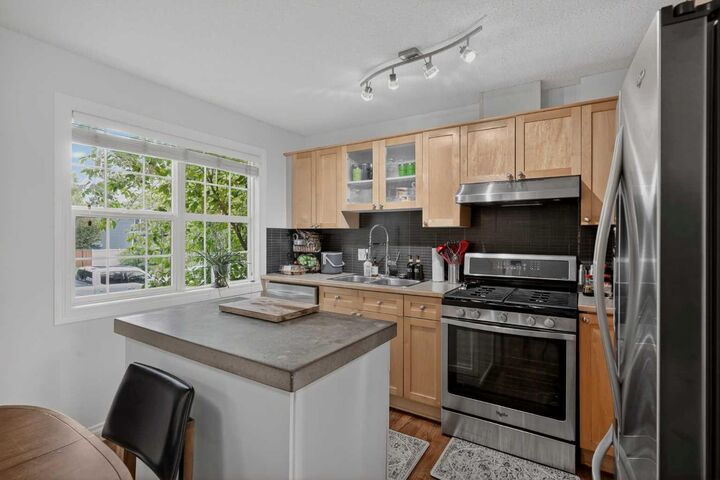 Property Photo: 4421 Quentin Court SW AB T2T 6B8