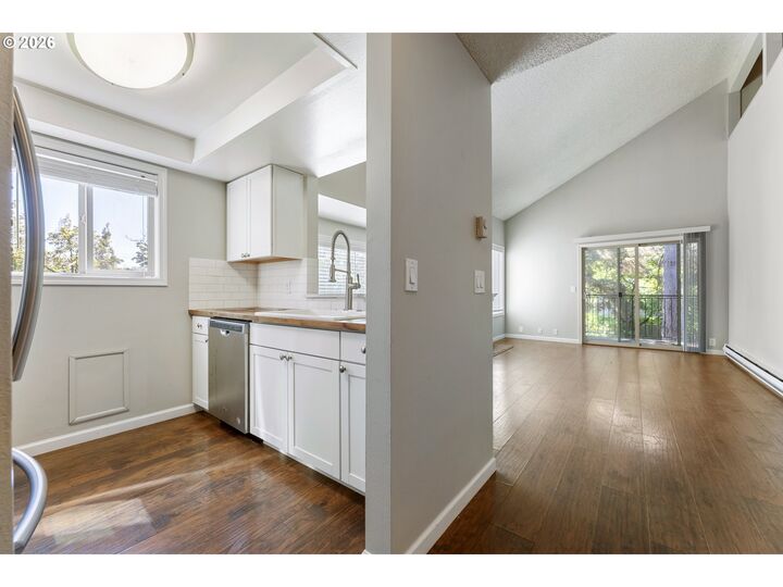 Property Photo: 11724 SW Boones Bend Dr OR 97008