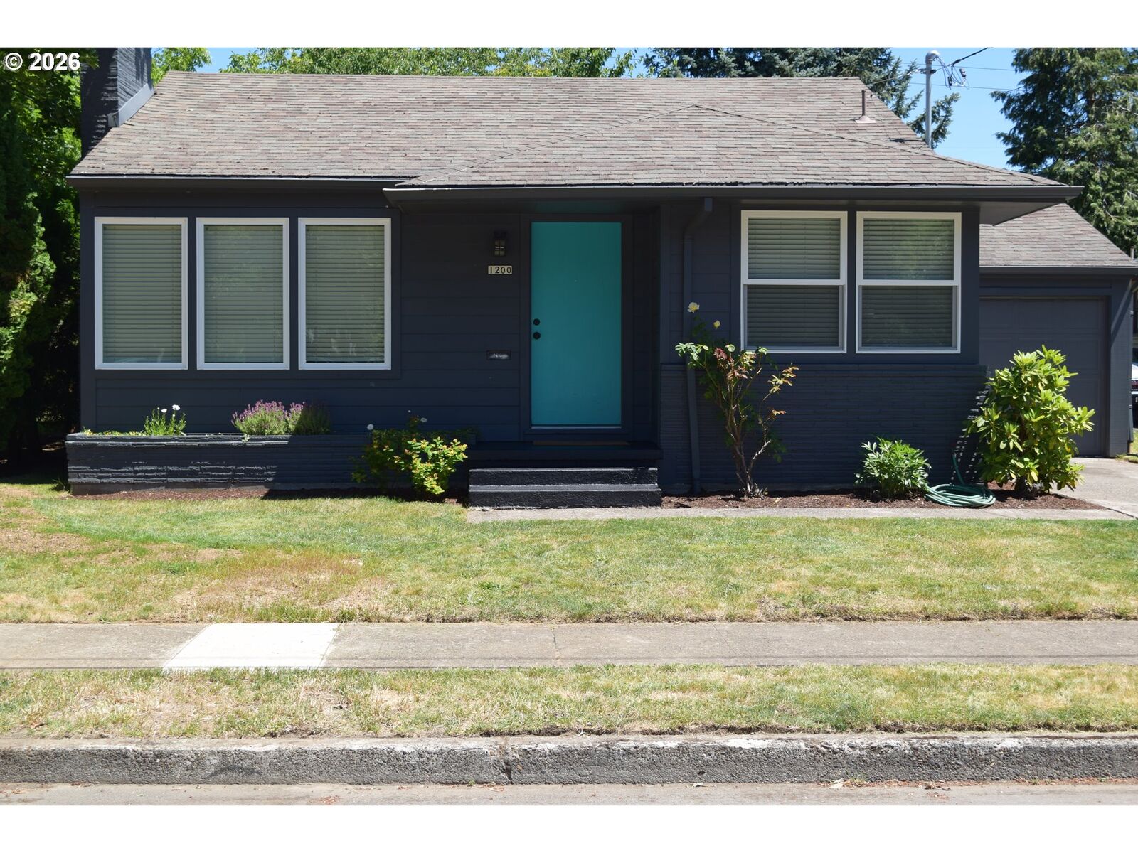 Property Photo: 1200 NE 57th Ave OR 97213