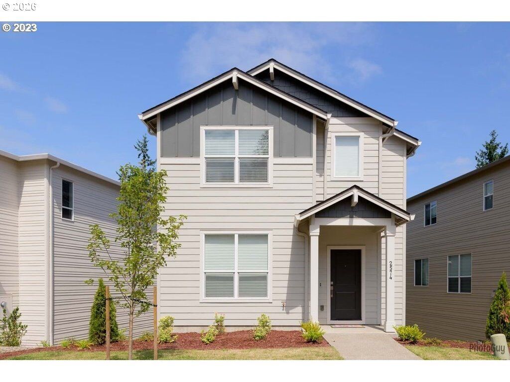 Property Photo:  2574 Brackenfern Rd  OR 97403 