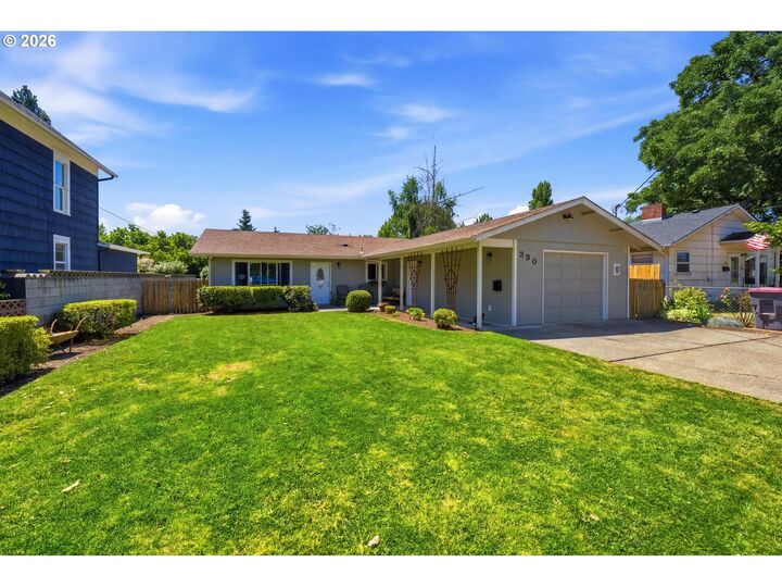 Property Photo: 330 NW 12th St OR 97128