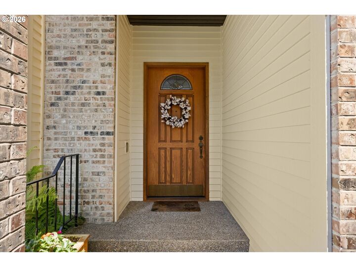 Property Photo: 1700 Village Park Ln OR 97034