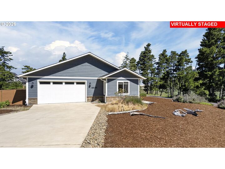 Property Photo:  88051 Lake Point Dr  OR 97439 