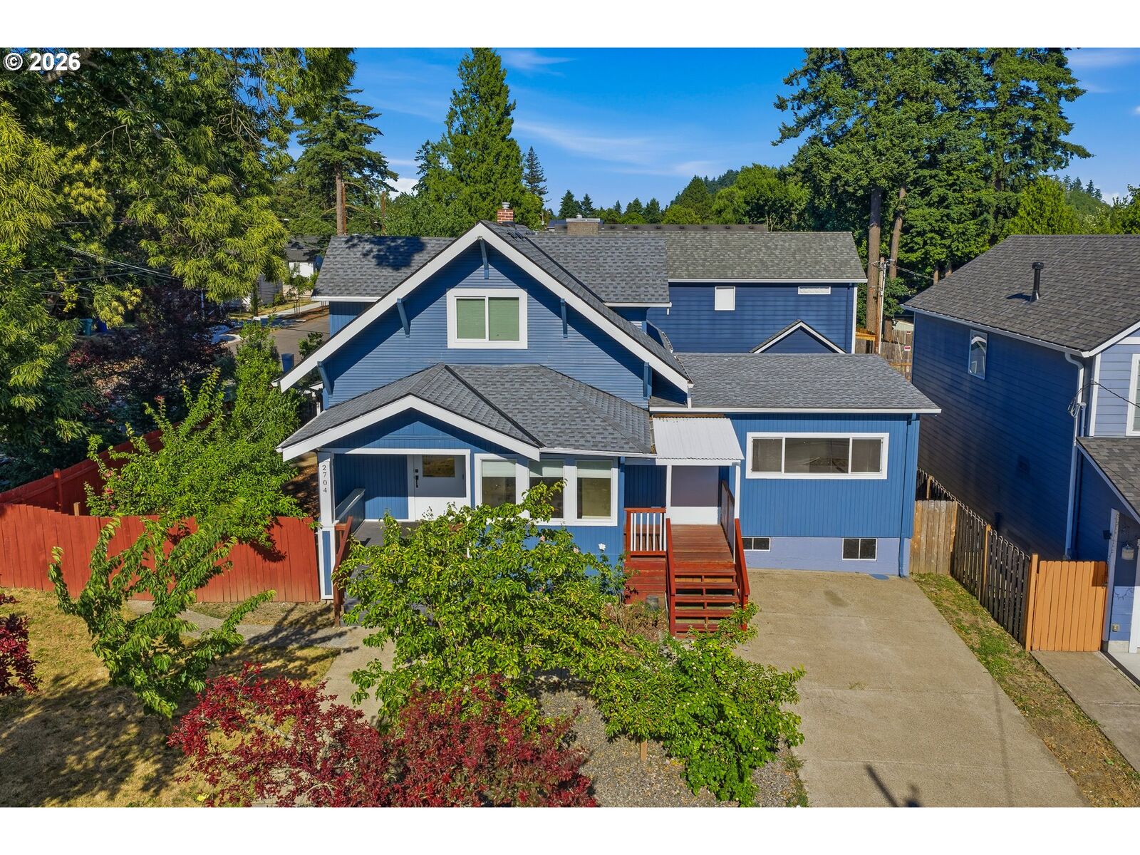 Property Photo: 2704 SE 84th Ave OR 97266