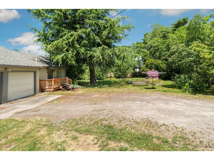 Property Photo:  7245 NE Prescott St  OR 97218 