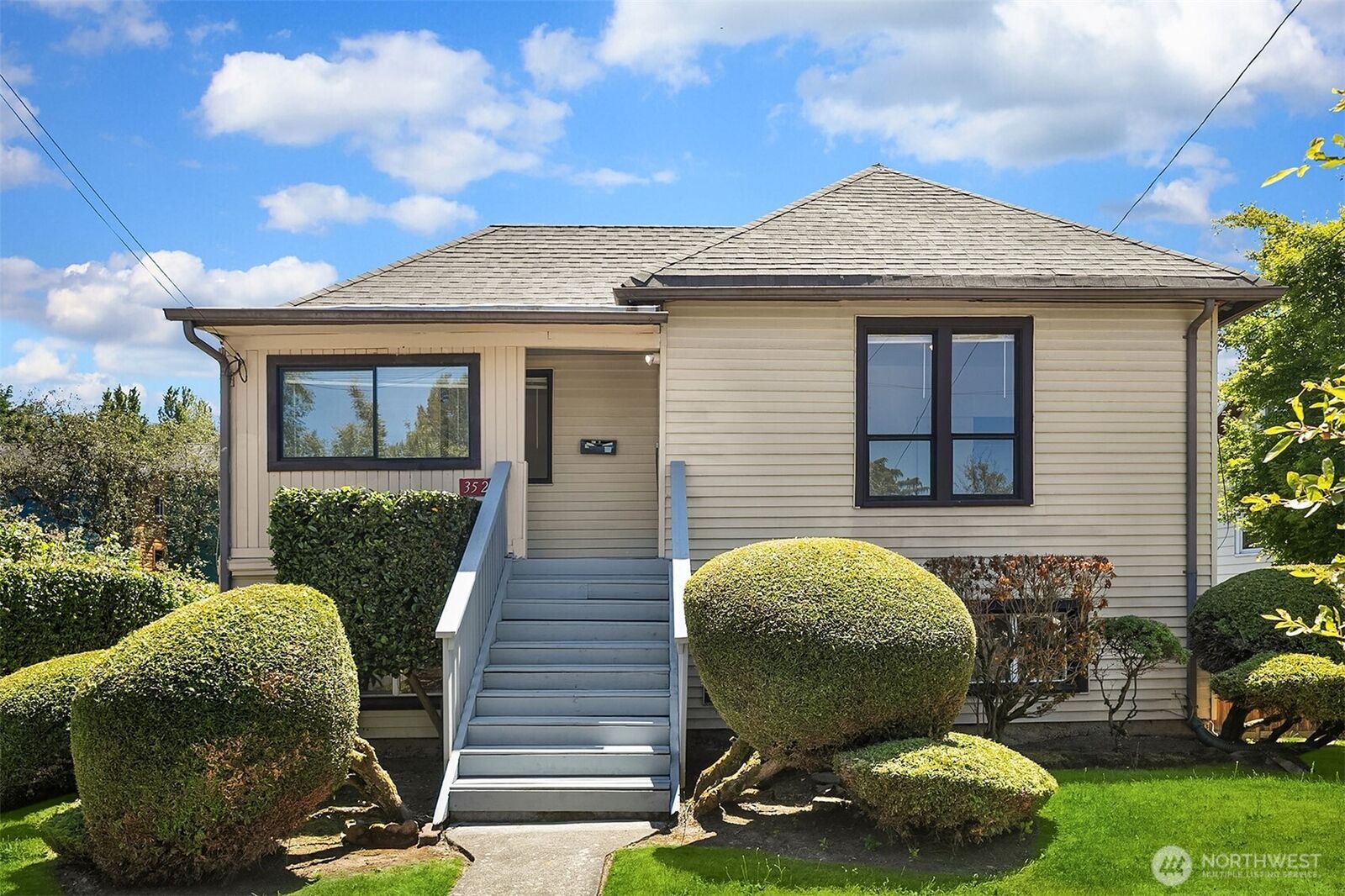 Property Photo:  3527 S Hudson Street Ct  WA 98118 