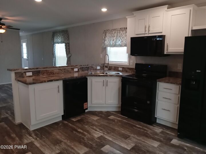 Property Photo:  5 Evergreen Mhp Park  PA 18436 