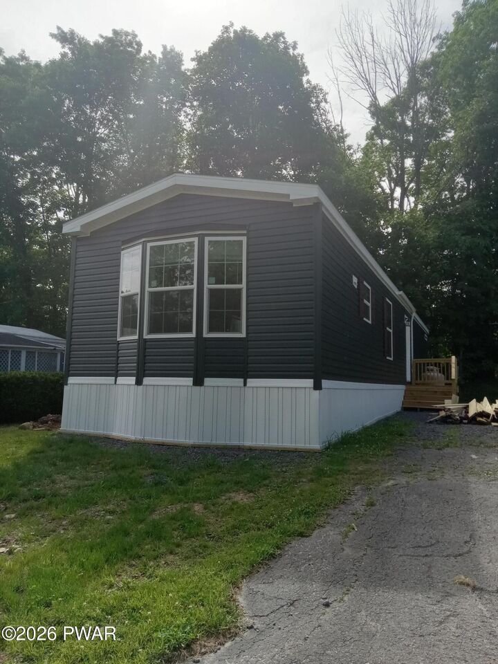 Property Photo:  5 Evergreen Mhp Park  PA 18436 