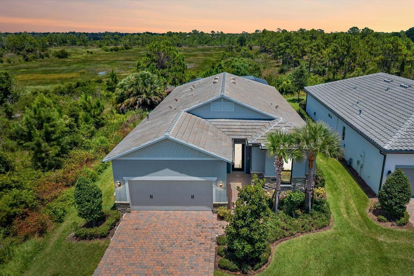 Property Photo:  415 SE Crathes Street SE  FL 34984 