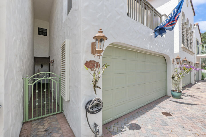Property Photo:  2932 Hidden Harbour Court  FL 33312 