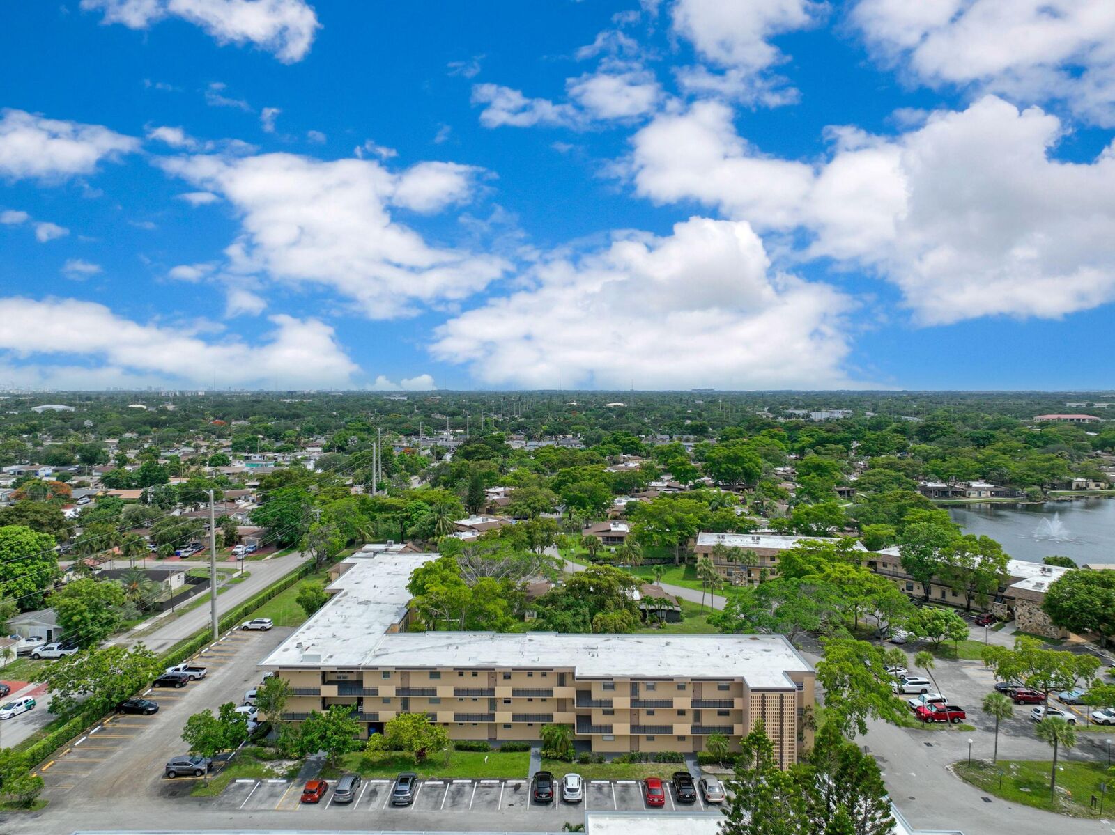 Property Photo:  100 Berkley Road 109  FL 33024 