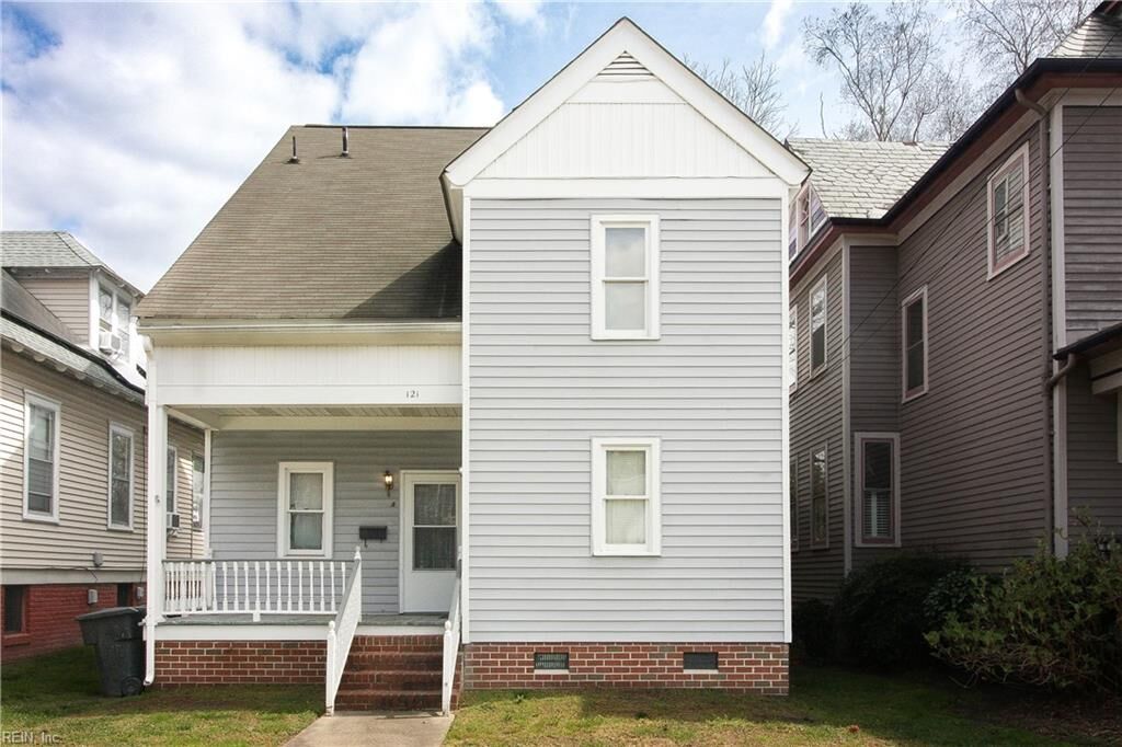 Property Photo: 121 Broad St VA 23707