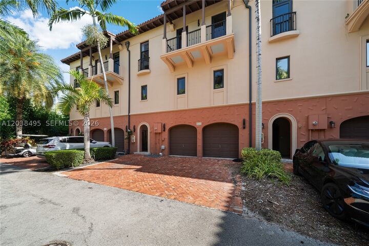 Property Photo:  6232 Paradise Point Dr  FL 33157 