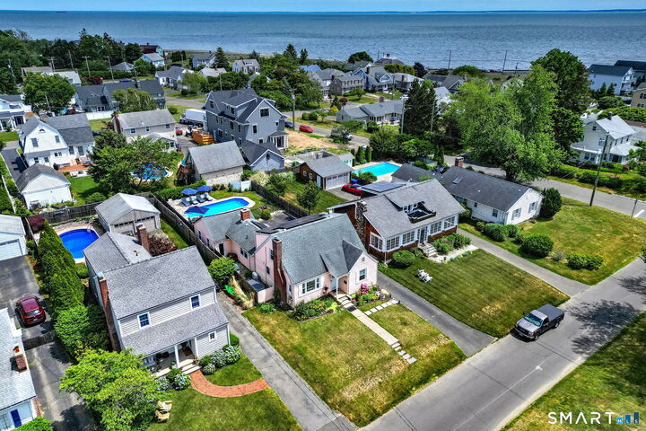 Property Photo: 182 Washington Parkway CT 06615