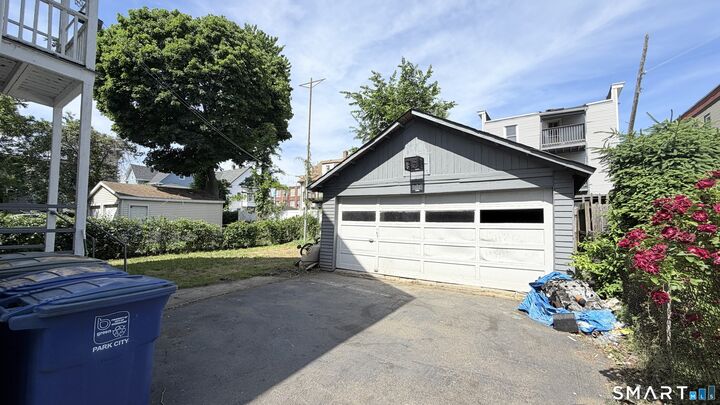 Property Photo: 464-466 Hollister Avenue CT 06607