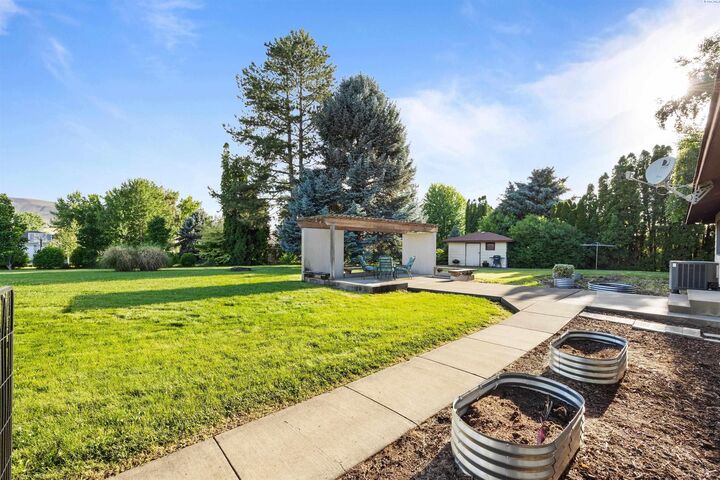 Property Photo: 11002 S 1518 Pr SW WA 99350