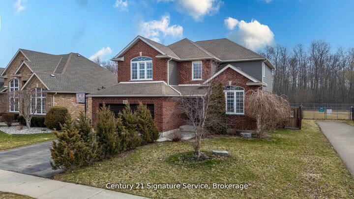 Photo de la propriété:  654 Brian Street  ON L2A 6W2 
