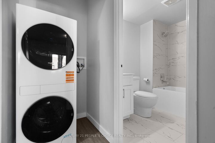 Property Photo:  72 Main Street E 107  ON L3K 5Z8 