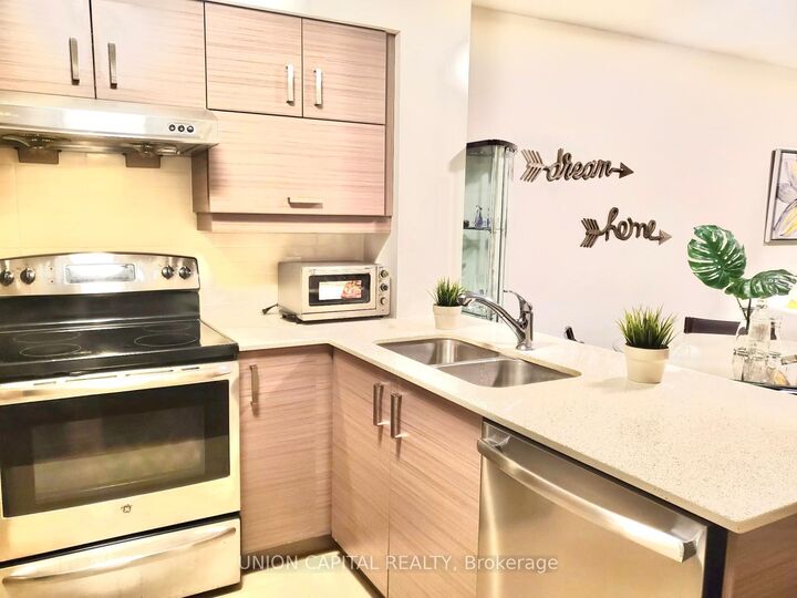 Property Photo: 1 Uptown Drive 910 ON L3R 5C1