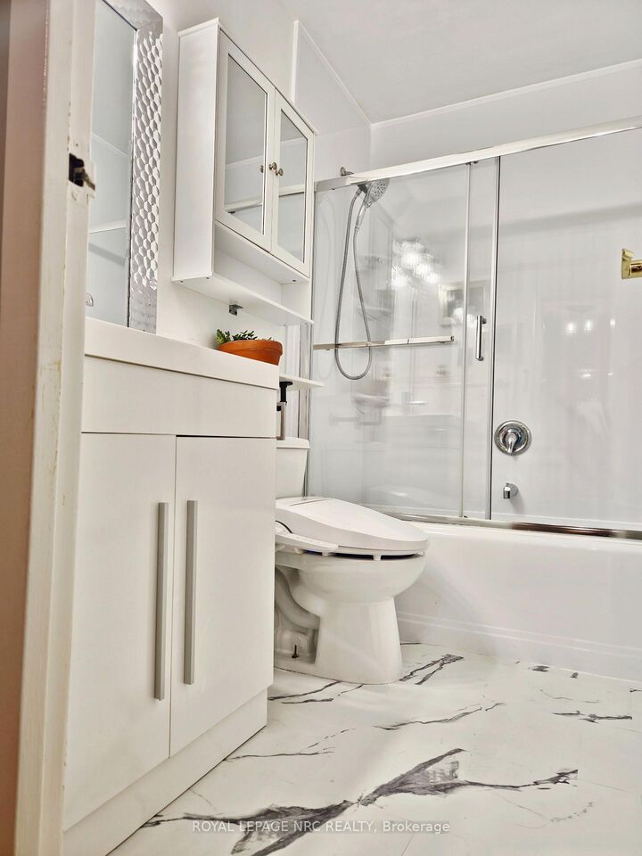 Property Photo: 35 Towering Heights Boulevard 1108 ON L2T 3G8