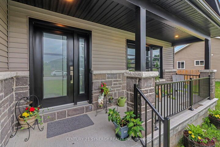 Photo de la propriété:  27 Calco Crescent  ON K0C 1W0 
