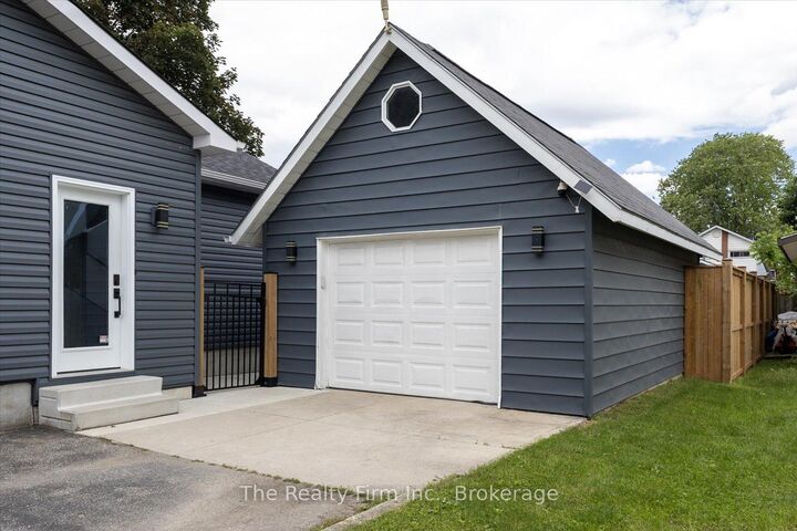 Property Photo: 374 West Gore Street ON N5A 1L1