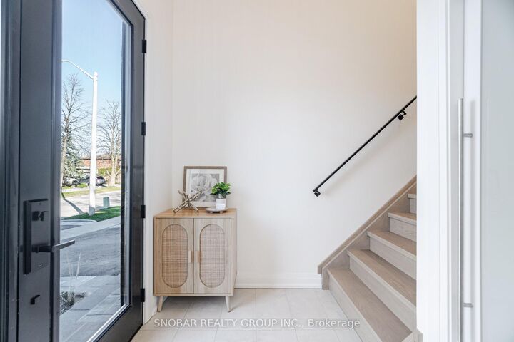 Property Photo: 720 Hillman Crescent ON L4Y 2J2