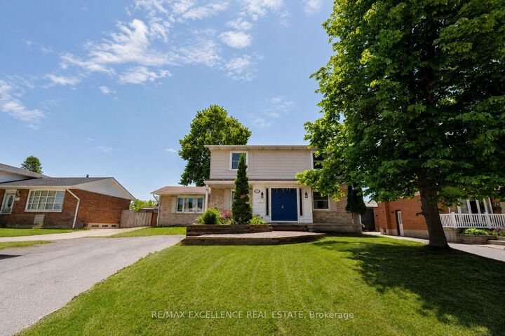 Property Photo:  27 Wadsworth Drive  ON N5C 3L3 