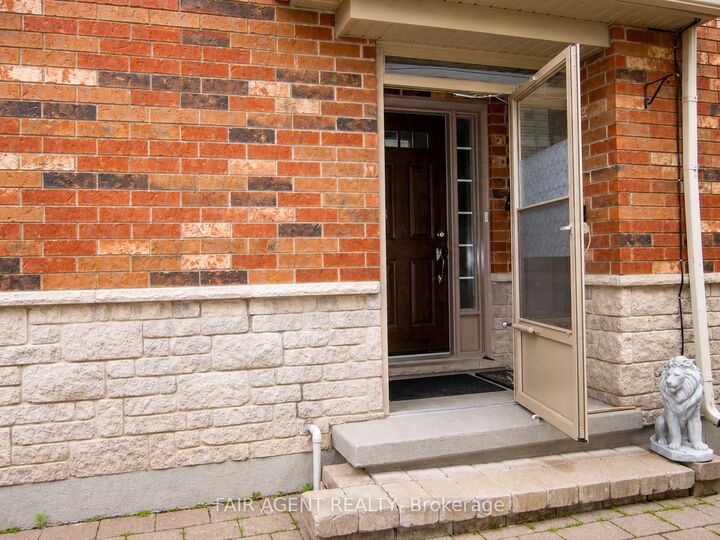 Property Photo: 28 Elderberry Avenue ON L3M 5R5